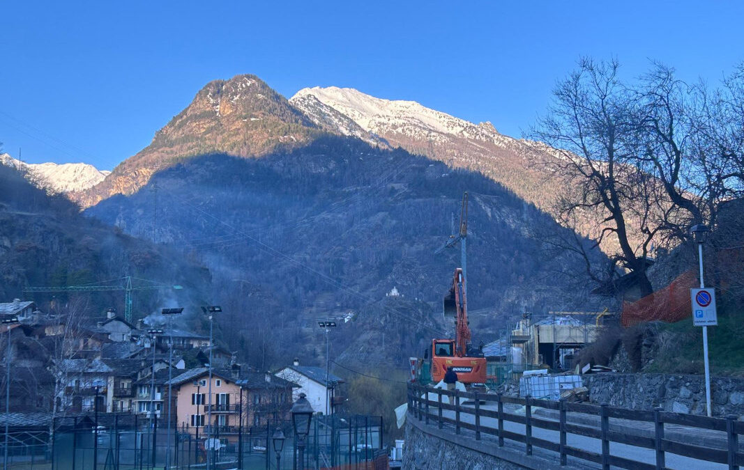 Lavori in corso per i cantieri di rigenerazione nei borghi di Arvier e Leverogne